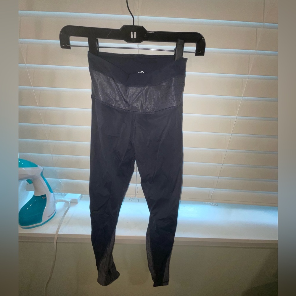 CNC Curves n Combat women’s size xsmall leggings